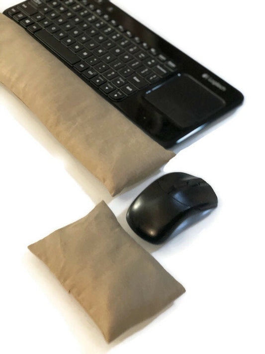Keyboard and mouse wrist rest
